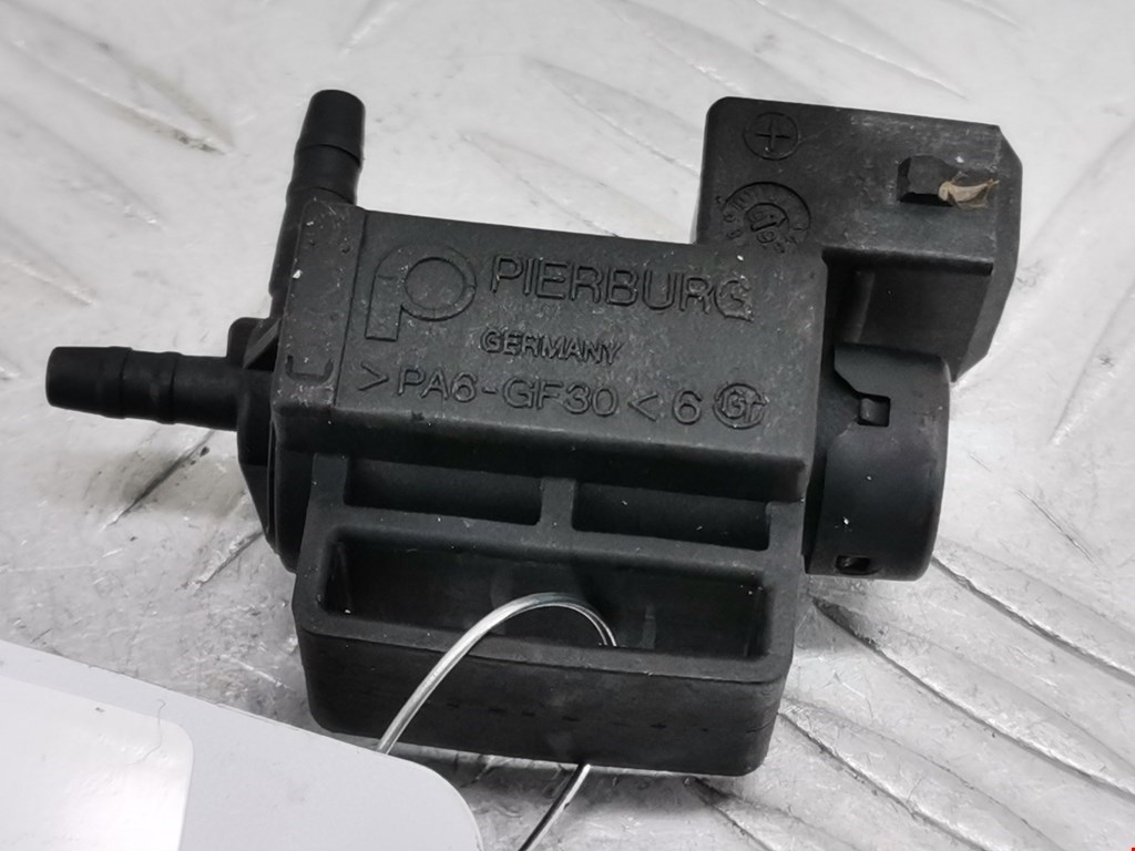 Клапан воздушного фильтра Audi A4 B5 (1994-2001)