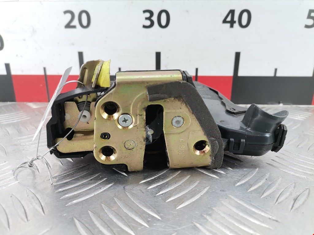 Замок двери передней левой TOYOTA Avensis 2003-2008