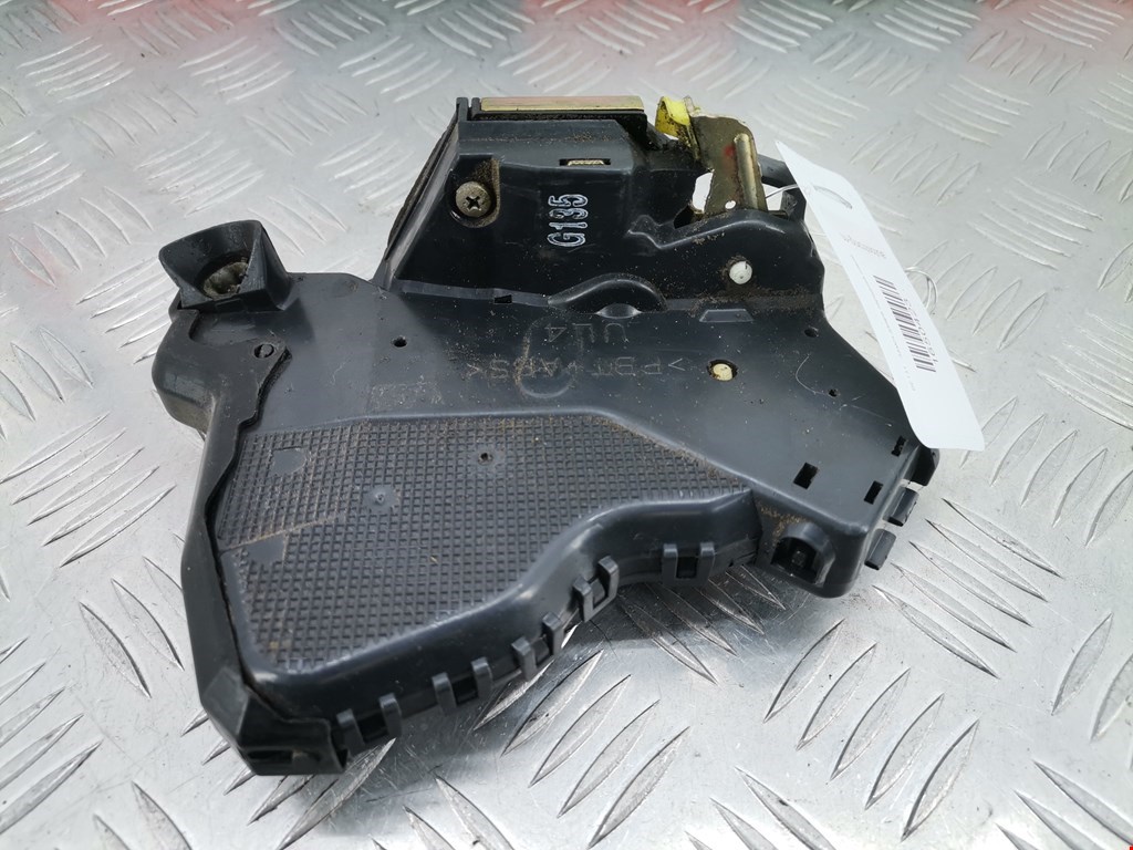 Замок двери передней левой TOYOTA Avensis 2003-2008