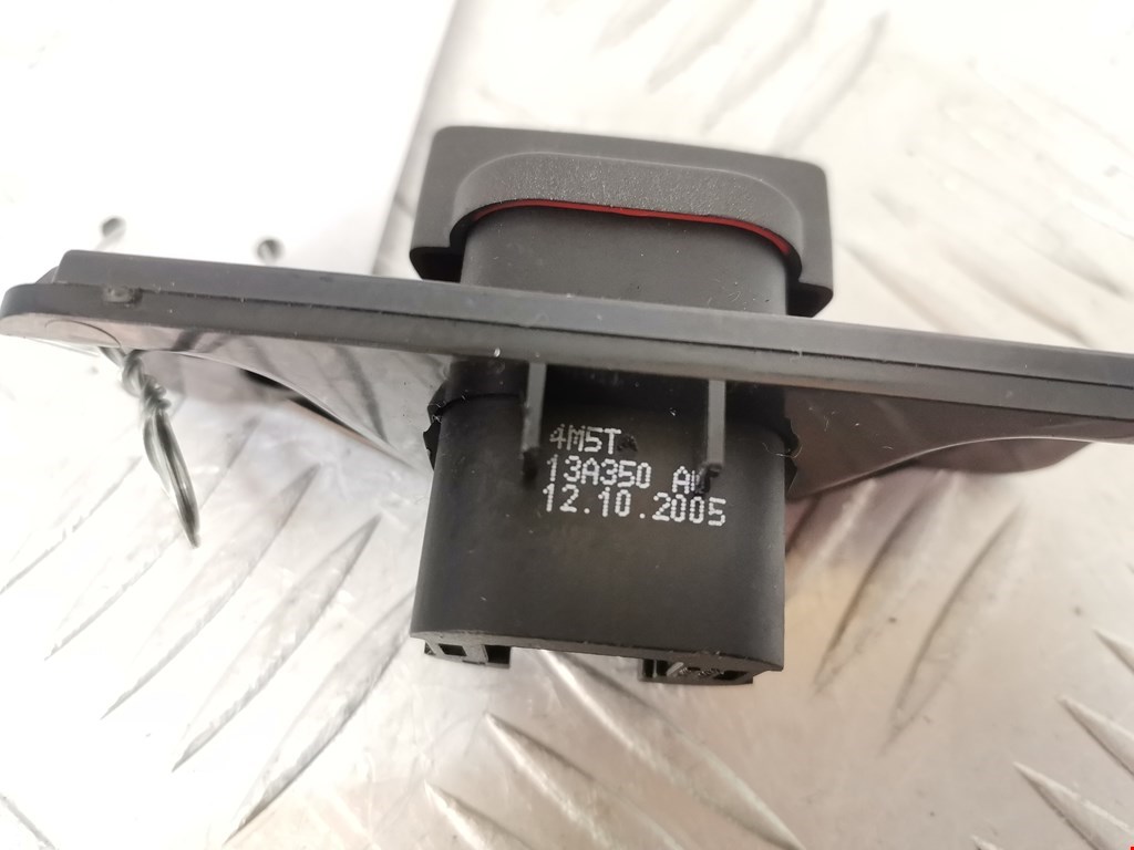 Кнопка аварийной сигнализации (аварийки) FORD Fiesta 2001-2008