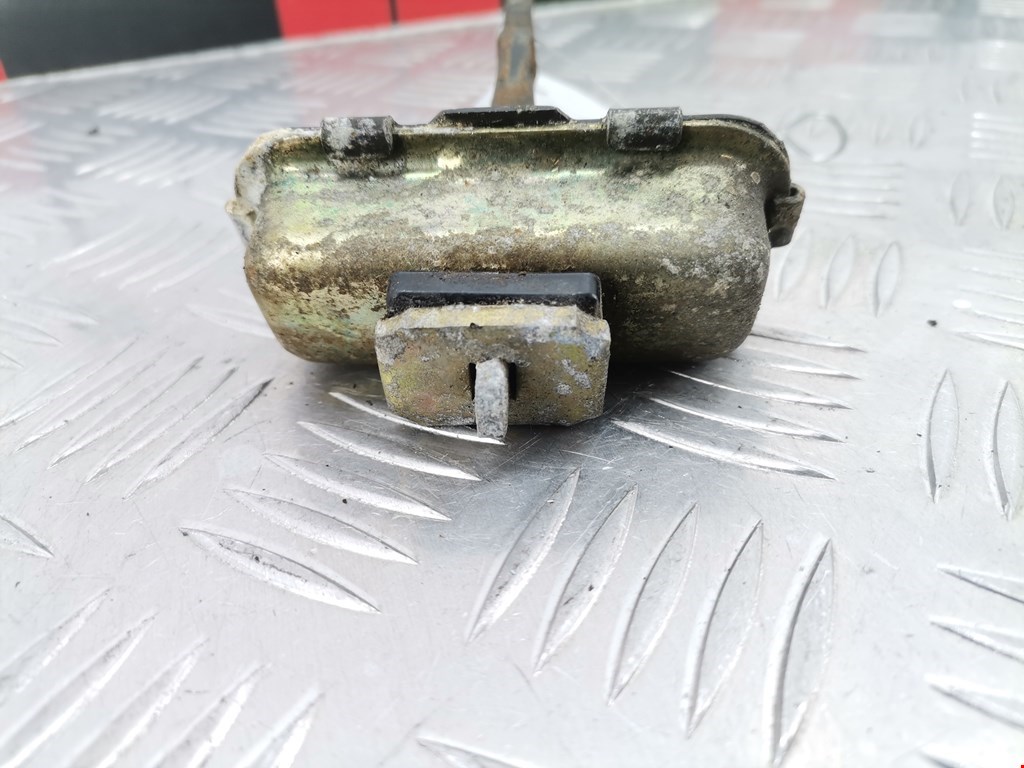 Ограничитель открывания двери MITSUBISHI Sigma 1990-1996