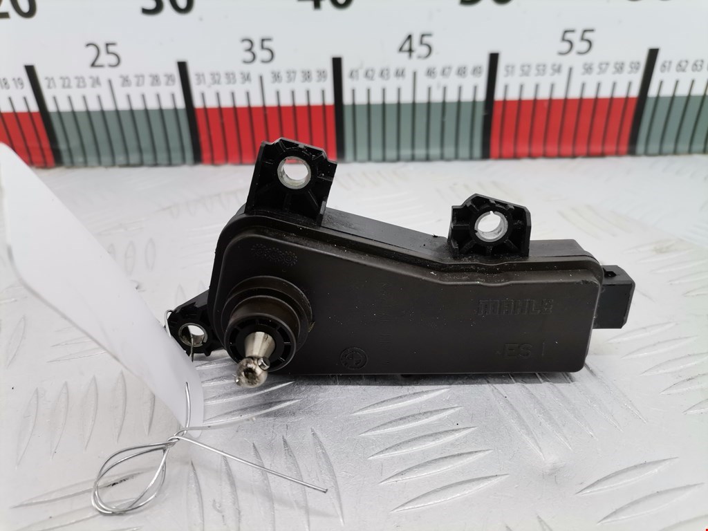 Сервопривод (электропривод моторчик привода) заслонок впускного коллектора BMW 3-Series (E46) (1998-2007)