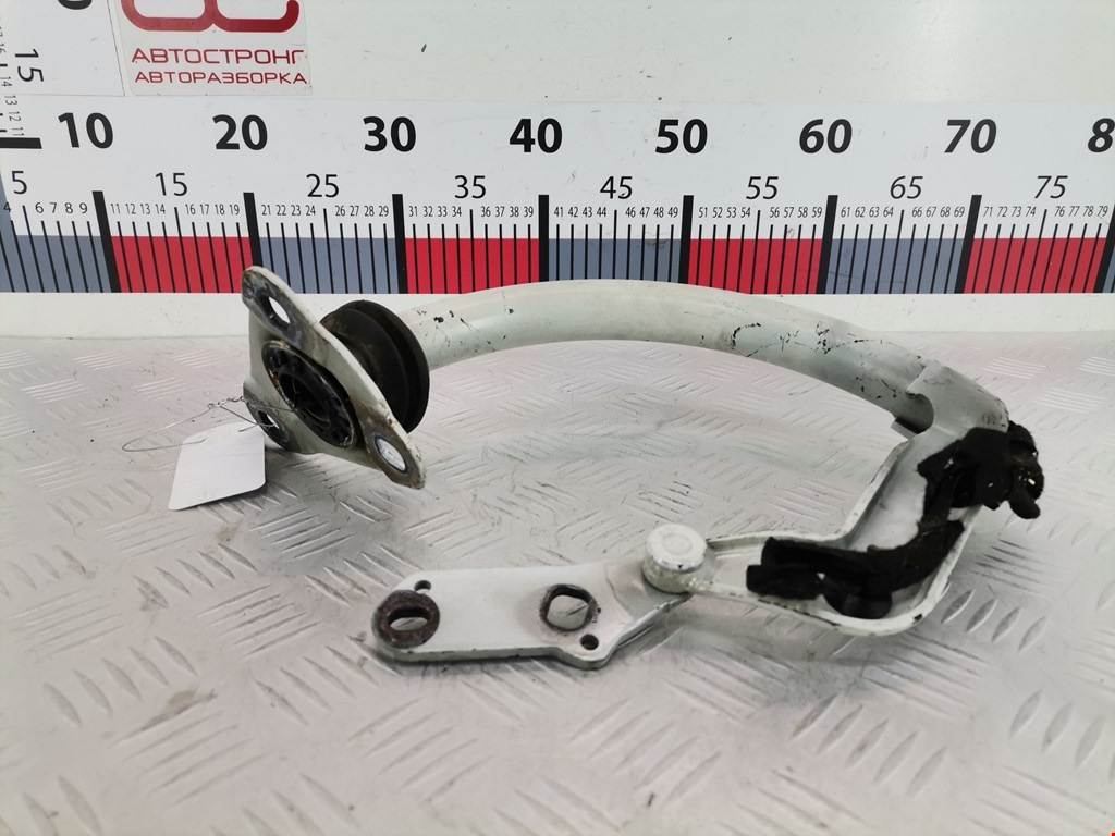 Петля крышки (двери) багажника BMW 7-Series (E65/E66) (2001-2008)