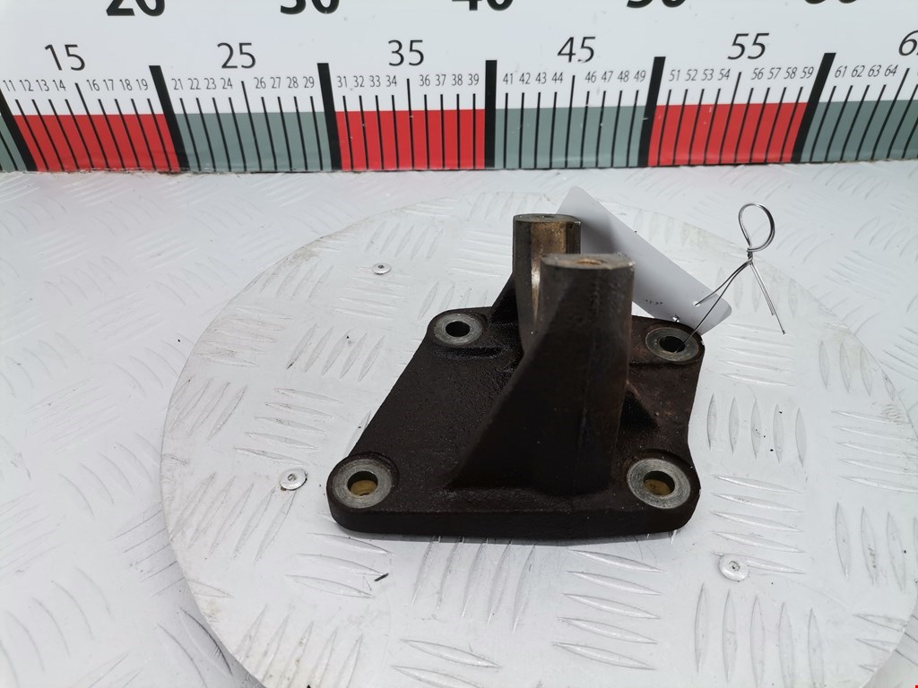 Кронштейн VOLVO V40 I 1995-2004