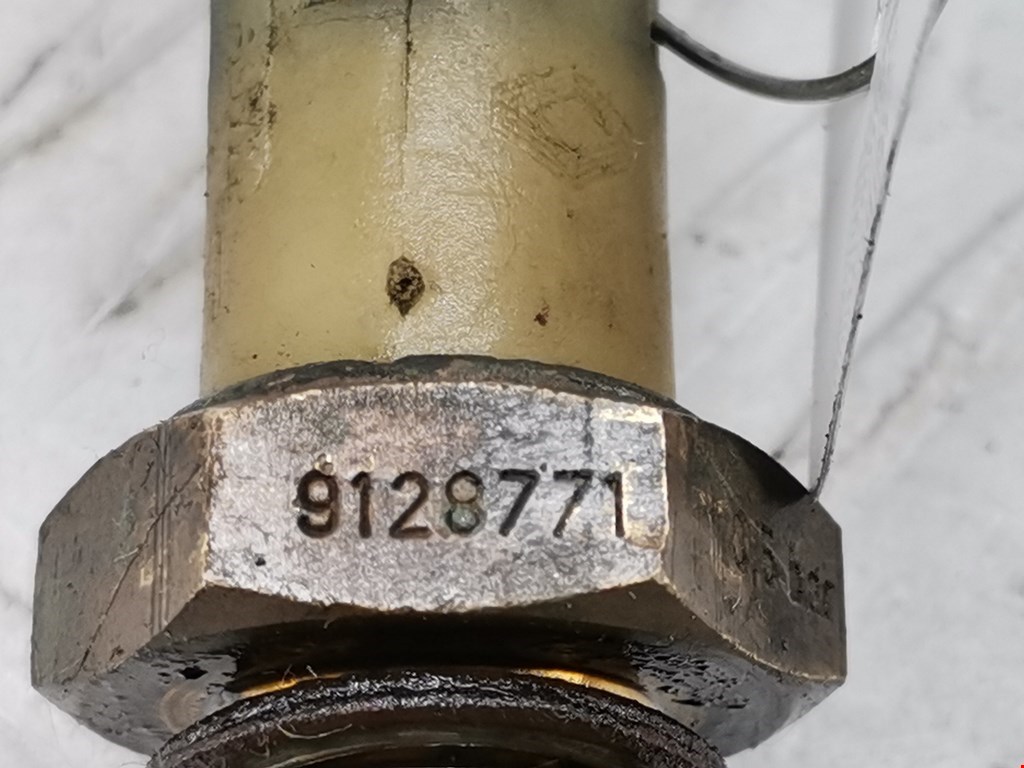 Датчик давления масла VOLVO V40 I 1995-2004