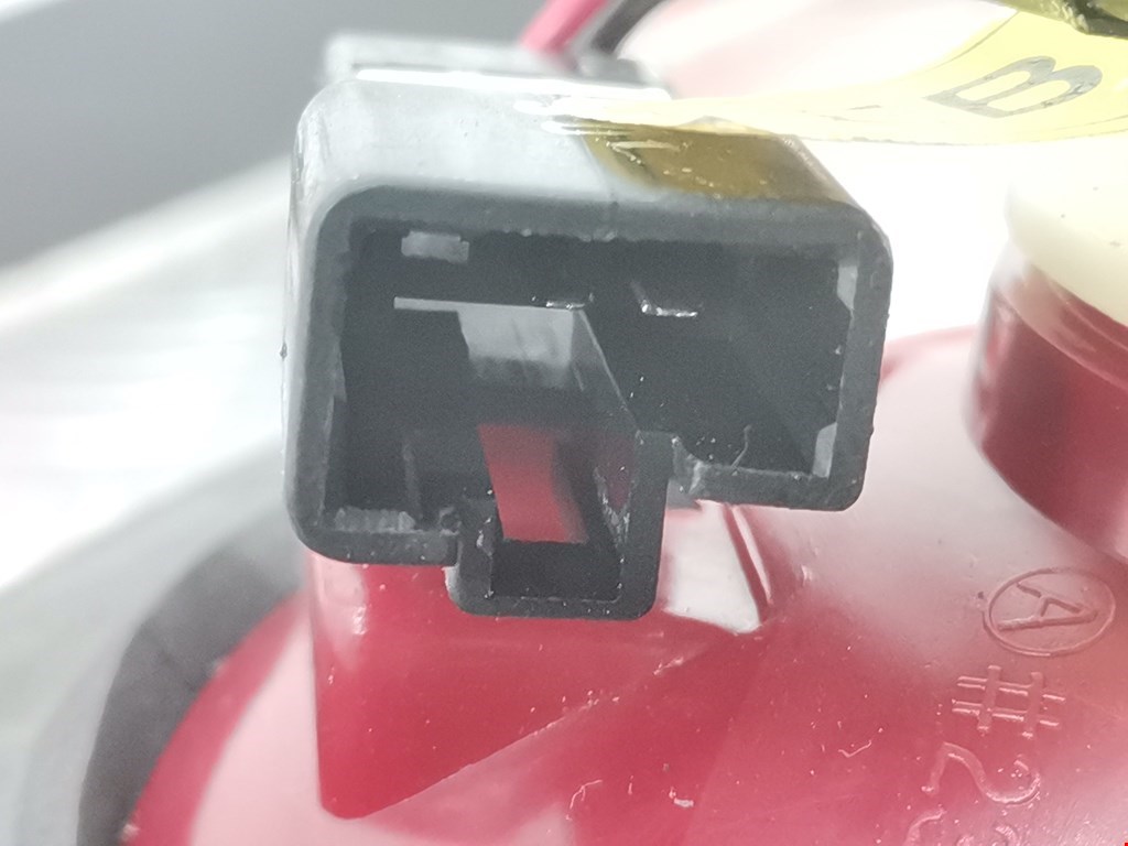 Фонарь задний внутренний правый KIA Opirus 2003-2010