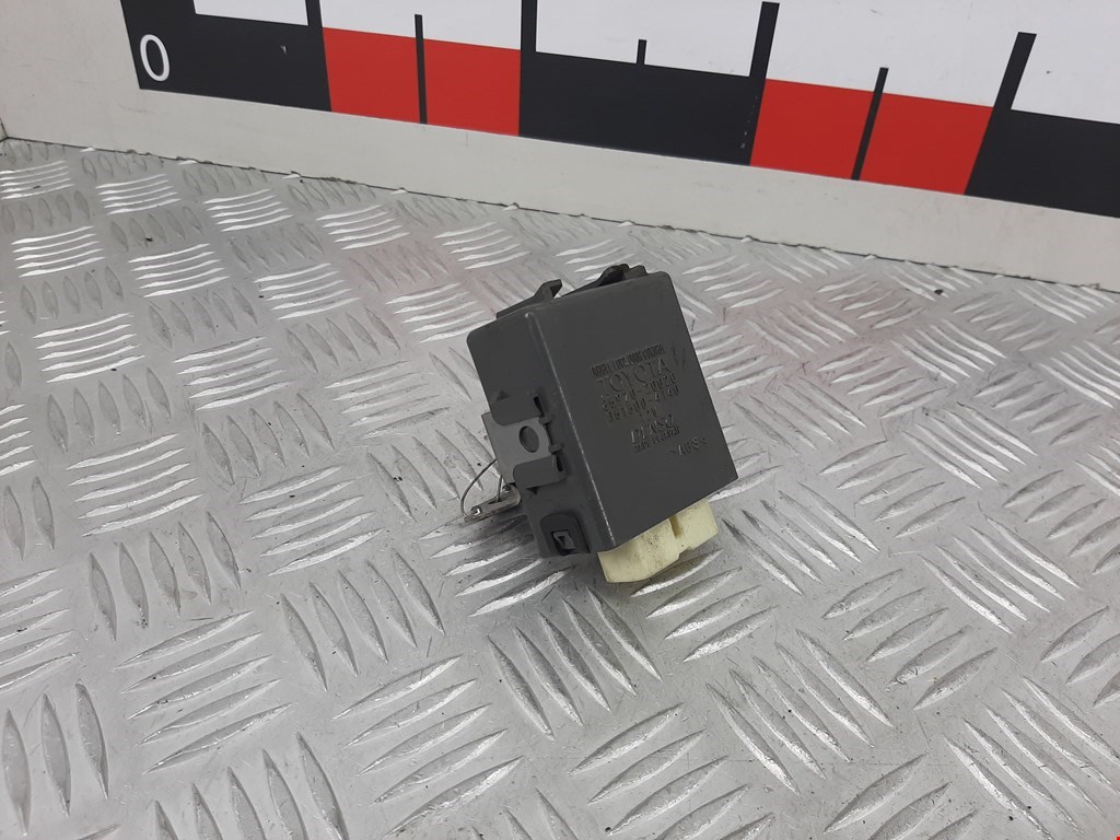 Блок комфорта TOYOTA Avensis 2009-2015