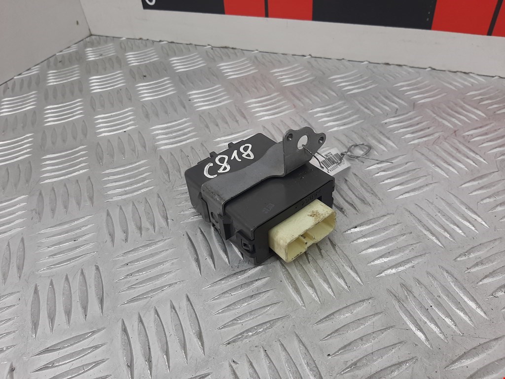 Блок комфорта TOYOTA Avensis 2009-2015