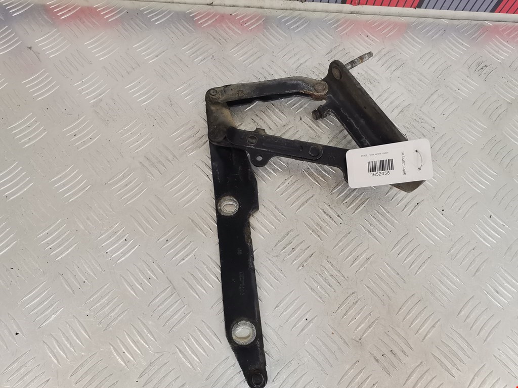 Петля капота правая Land Rover Discovery 3 (2004-2009)