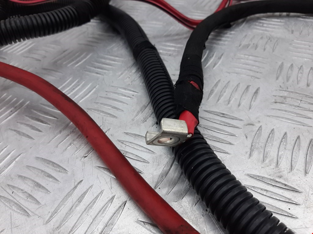 Провод АКБ плюс (плюсовой) MASERATI Quattroporte M139 2003-2012