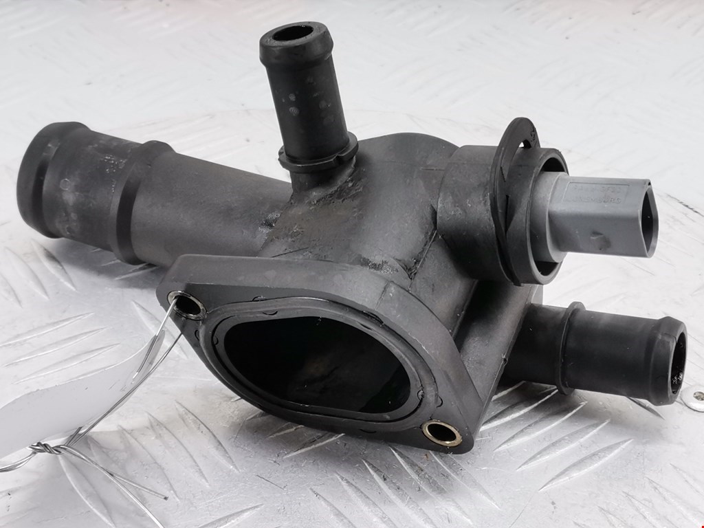 Тройник системы охлаждения SEAT Toledo 2004-2009