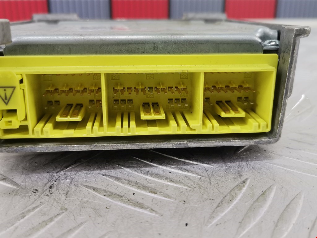 Блок управления AIR BAG TOYOTA Avensis 2003-2008