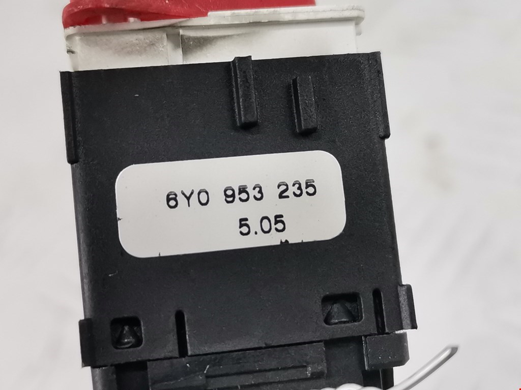 Кнопка аварийной сигнализации (аварийки) VOLKSWAGEN Transporter T5 2003-2015