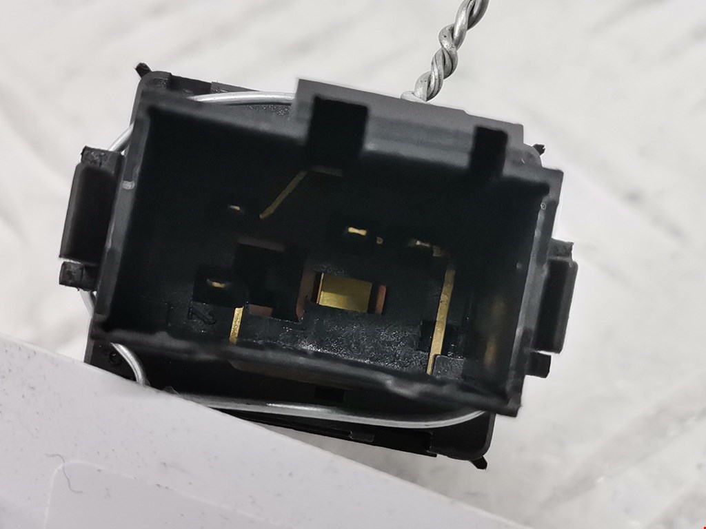 Кнопка аварийной сигнализации (аварийки) VOLKSWAGEN Transporter T5 2003-2015