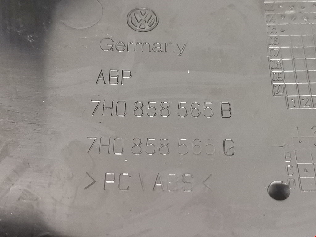 Кожух рулевой колонки VOLKSWAGEN Transporter T5 2003-2015