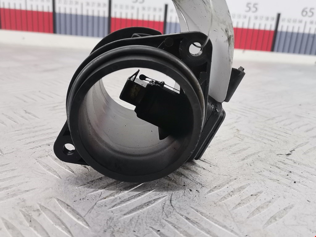 Расходомер воздуха (массметр, датчик ДМРВ) FORD Fiesta 2008-2012