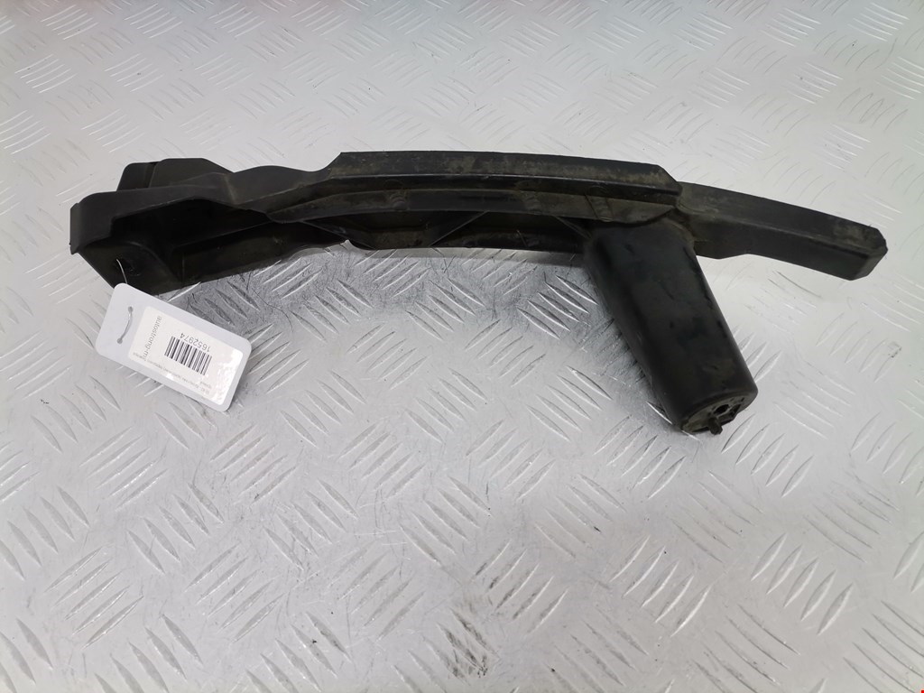 Кронштейн переднего бампера правый VOLKSWAGEN Golf V 2003-2009