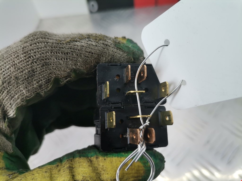 Блок управления стеклоподъемниками AUDI A4 B5 1995-2001