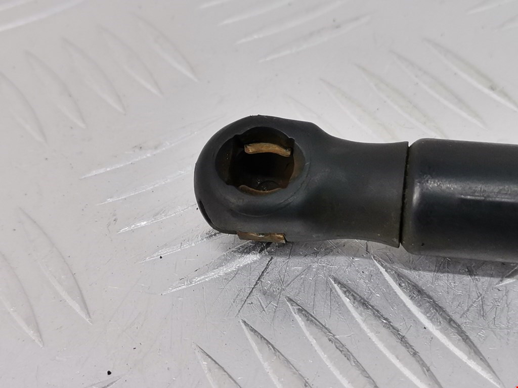 Амортизатор крышки (двери) багажника SEAT Ibiza 2002-2008