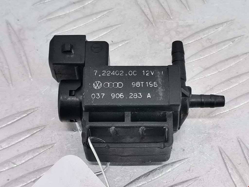 Клапан воздушного фильтра Volkswagen Passat 5 (1996-2000)