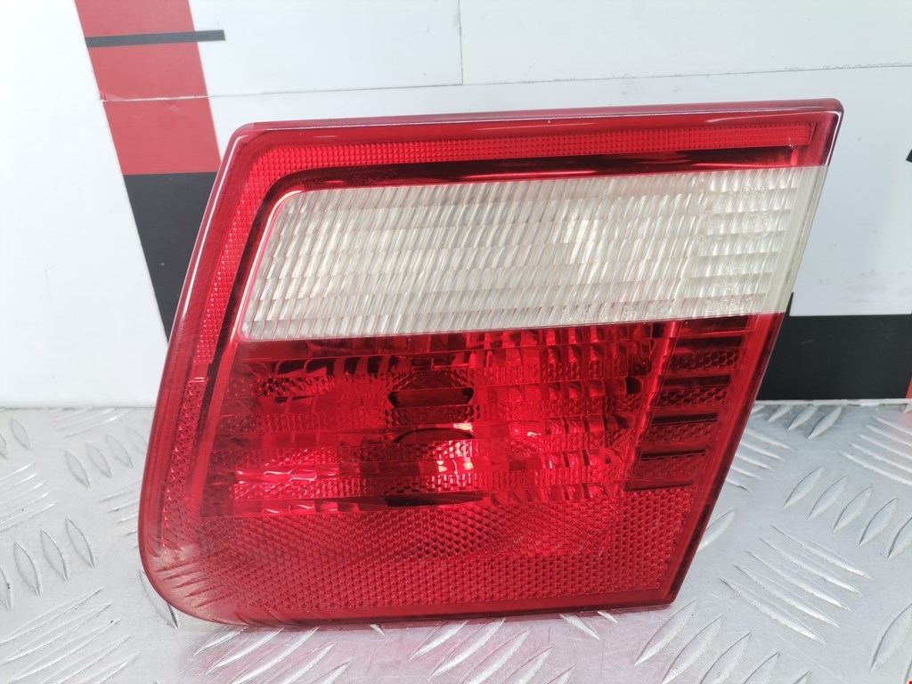 Фонарь задний внутренний правый BMW 3er E46 1998-2006