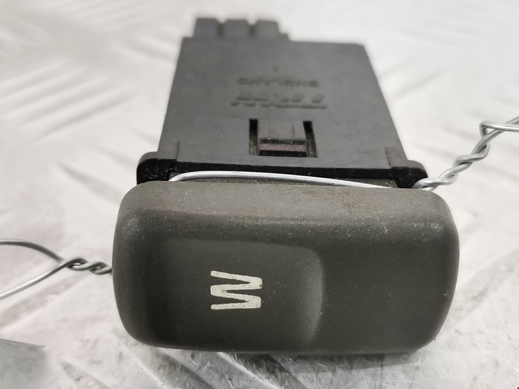 Кнопка антипробуксовочной системы VOLVO V40 I 1995-2004