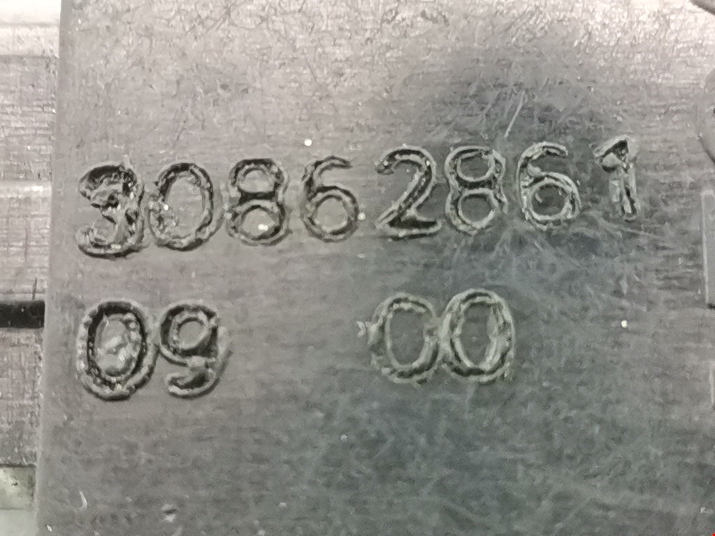 Кнопка антипробуксовочной системы VOLVO V40 I 1995-2004