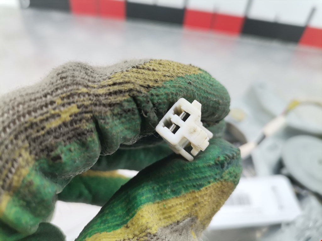 Стеклоподъемник задний правый MAZDA Premacy CP 1999-2004