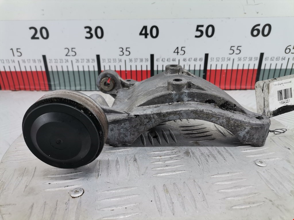 Кронштейн кондиционера AUDI A6 C5 1997-2004