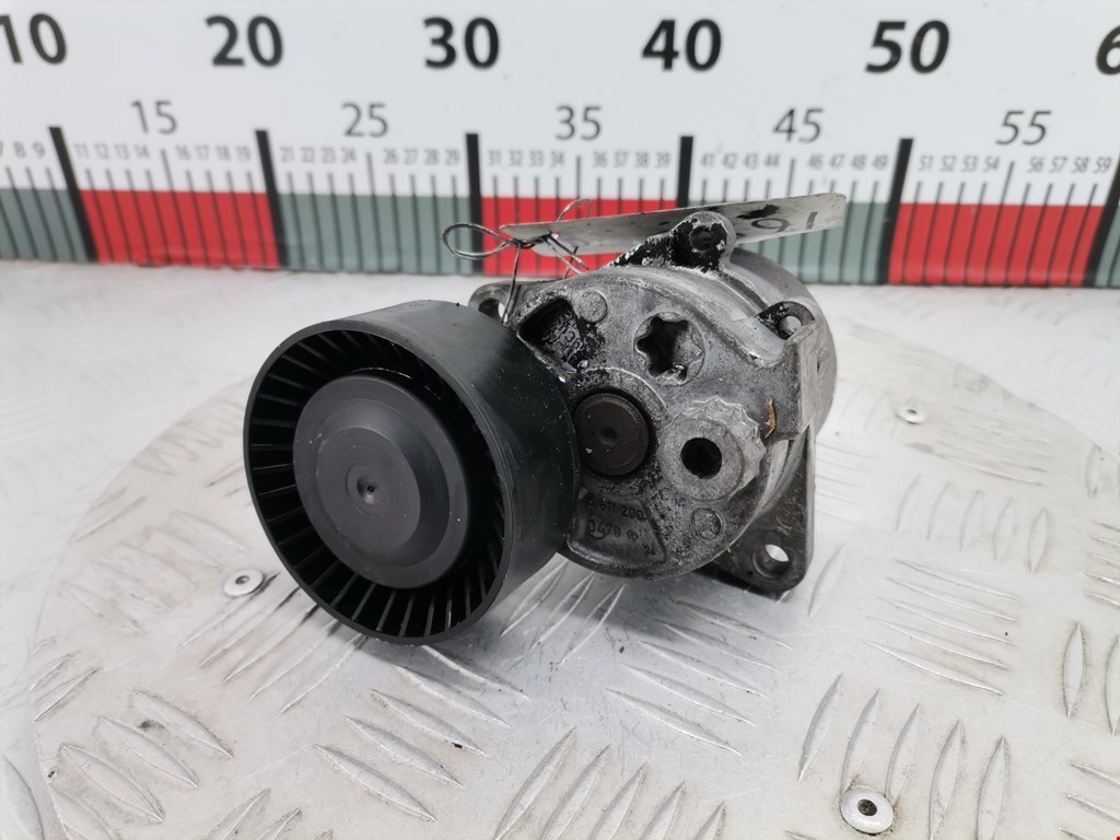 Натяжитель ремня генератора (приводного поликлинового ремня Mercedes C-Class (W203) (2000-2008)