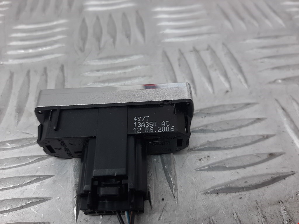 Кнопка аварийной сигнализации (аварийки) FORD Mondeo III 2000-2007
