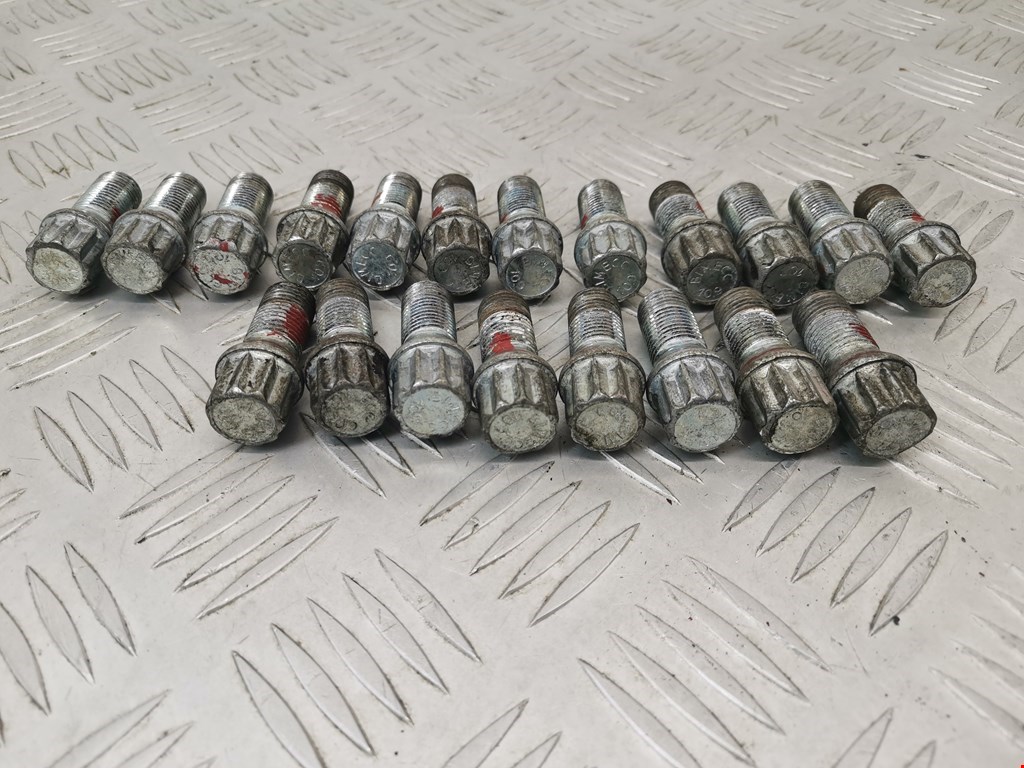 Болты MERCEDES-BENZ C-Class C-klasse W204 2007-2015