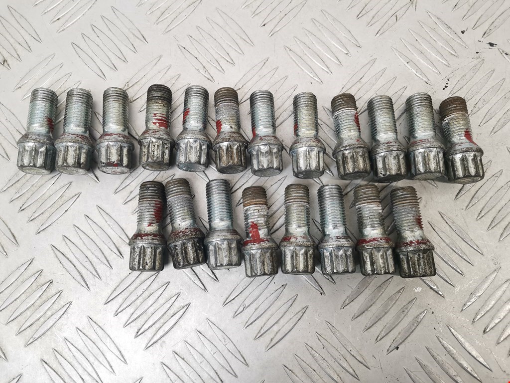 Болты MERCEDES-BENZ C-Class C-klasse W204 2007-2015