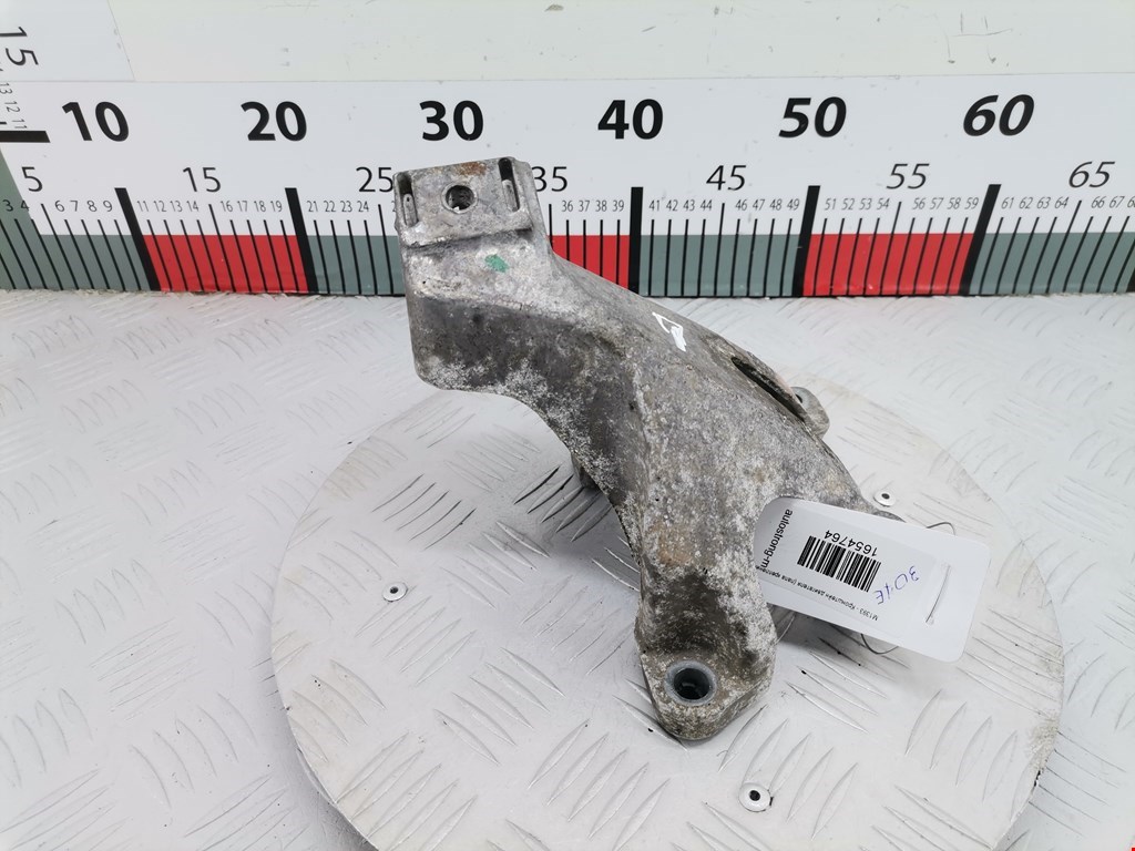 Кронштейн (крепление лапа) двигателя Audi A4 B6 (2000-2006)