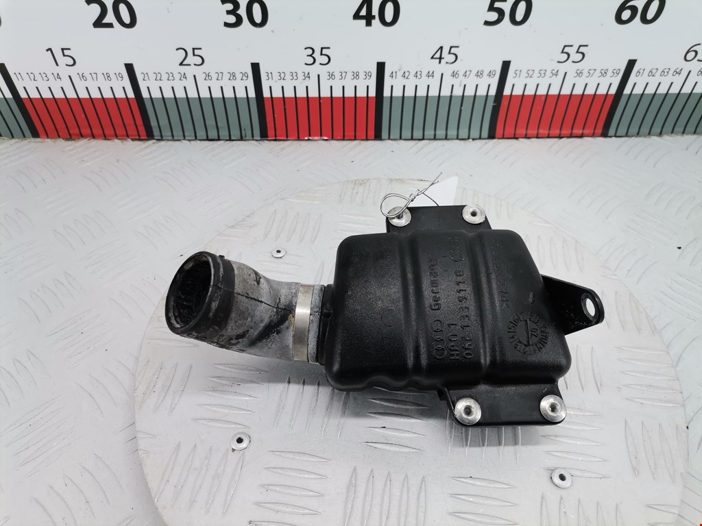 Корпус воздушного фильтра AUDI A4 B6 2001-2005