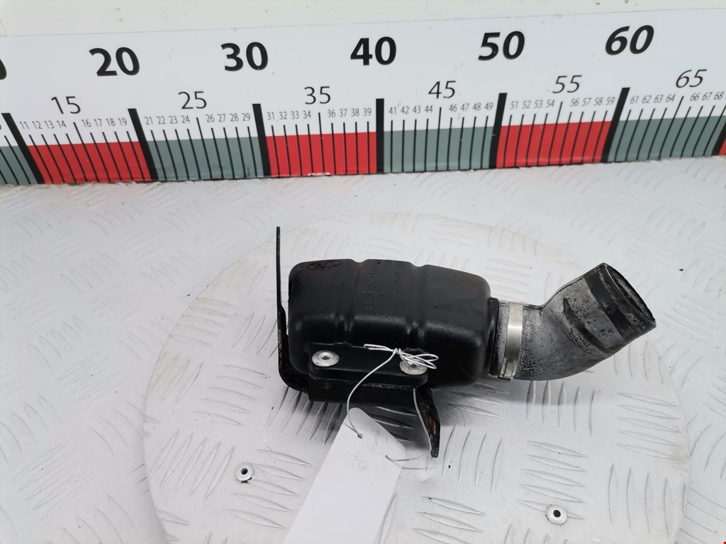 Корпус воздушного фильтра AUDI A4 B6 2001-2005