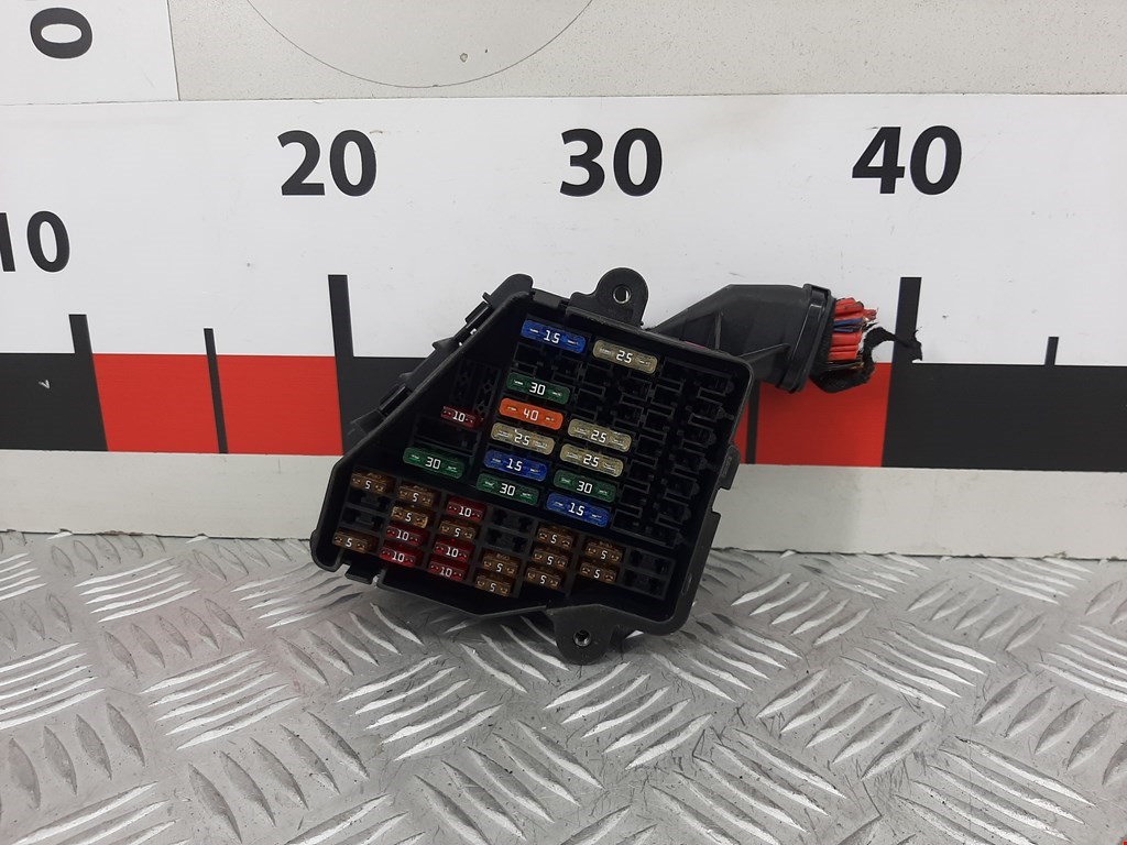 Датчик уровня в бачок омывателя AUDI A6 C6 2004-2010