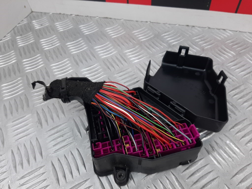 Датчик уровня в бачок омывателя AUDI A6 C6 2004-2010