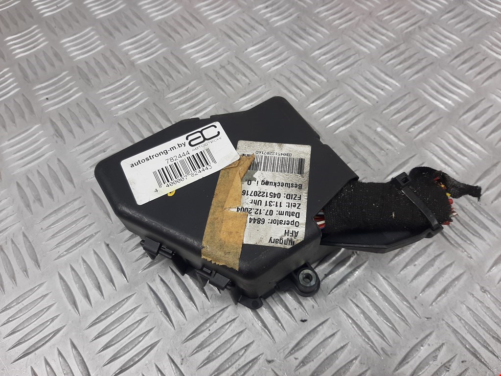 Датчик уровня в бачок омывателя AUDI A6 C6 2004-2010