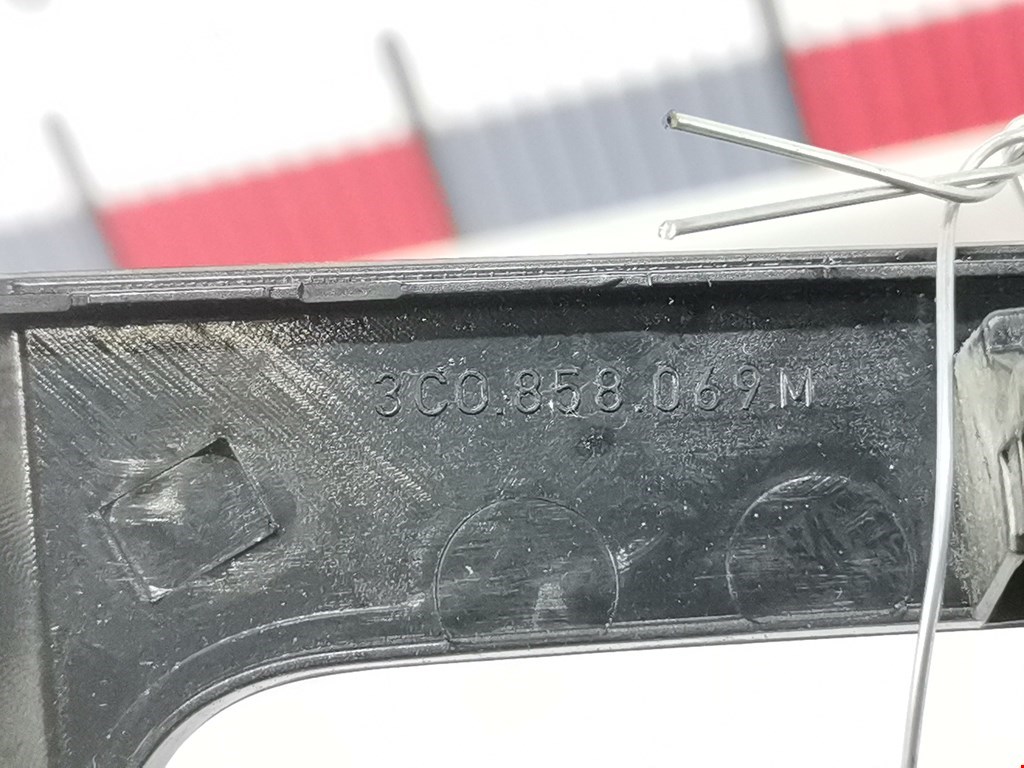 Рамка магнитолы VOLKSWAGEN Passat B6 2005-2011