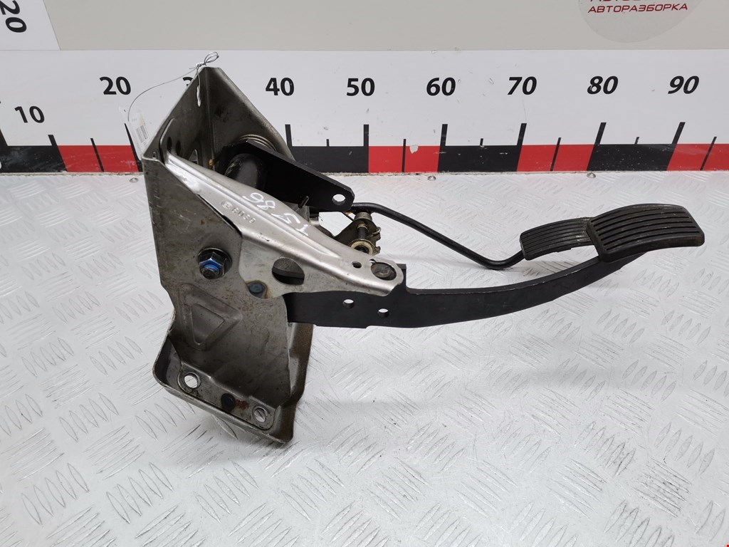 Блок педалей (педальный узел) MITSUBISHI Carisma 1995-1999