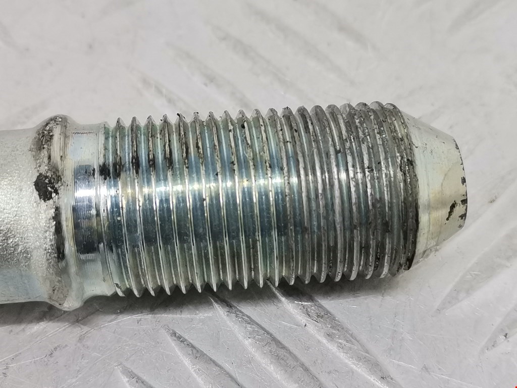 Крюк буксировочный TOYOTA RAV 4 XA30 2006-2012