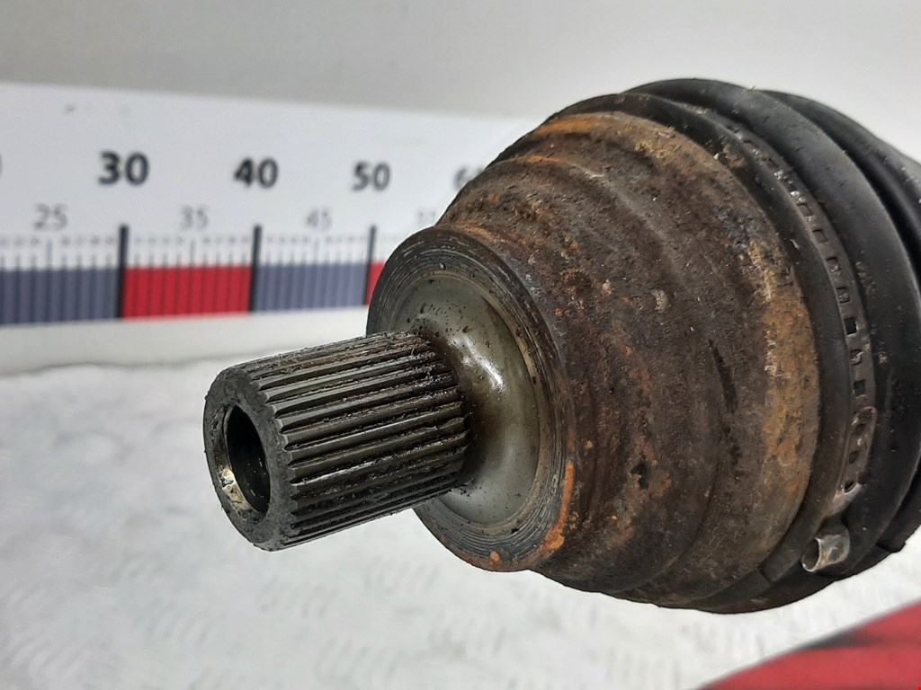 Полуось (привод, приводной вал) передняя правая VOLKSWAGEN Touran 2003-2010