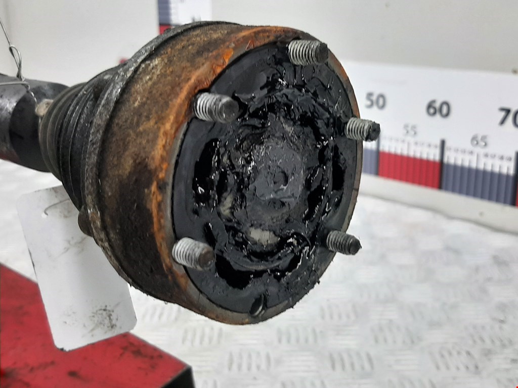 Полуось (привод, приводной вал) передняя правая VOLKSWAGEN Touran 2003-2010