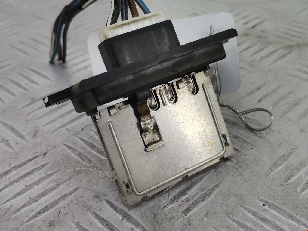 Резистор отопителя (сопротивление печки) MITSUBISHI L200 KB 2006-2015