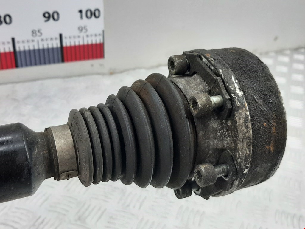 Полуось (привод, приводной вал) передняя правая VOLKSWAGEN Touran 2003-2010