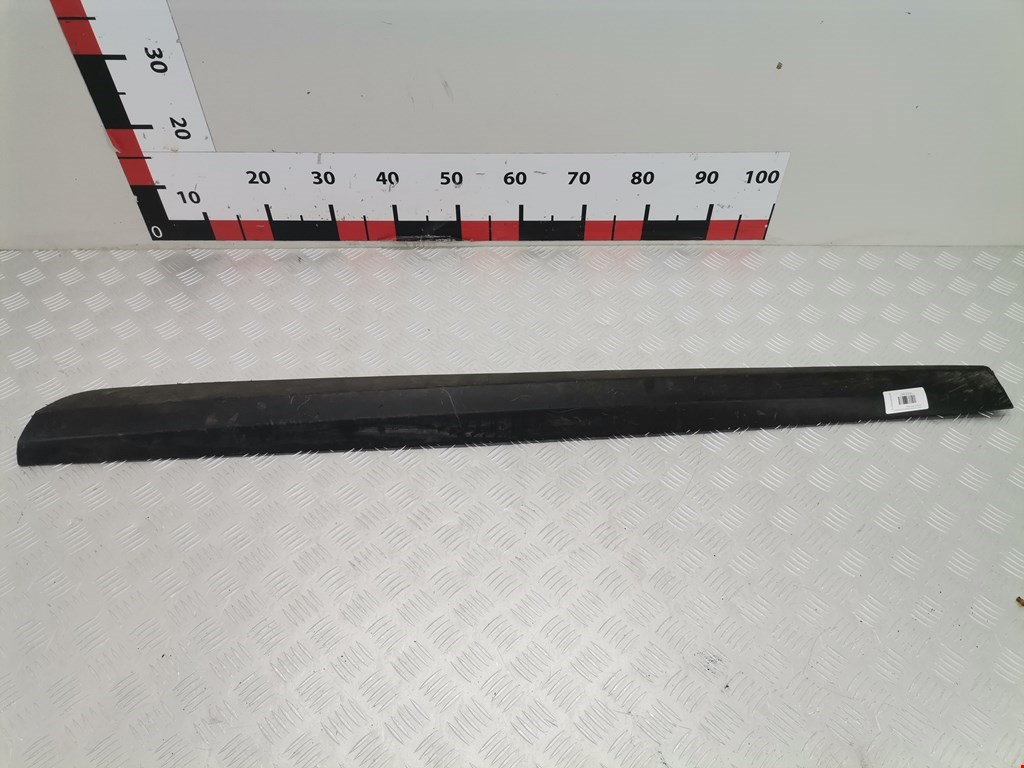 Накладка декоративная (молдинг) двери передней левой Renault Megane 3 (2008-2016)