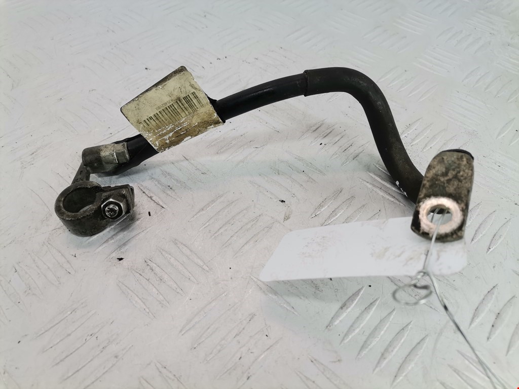 Клемма аккумулятора (минус) - VOLKSWAGEN Touran 2003-2010