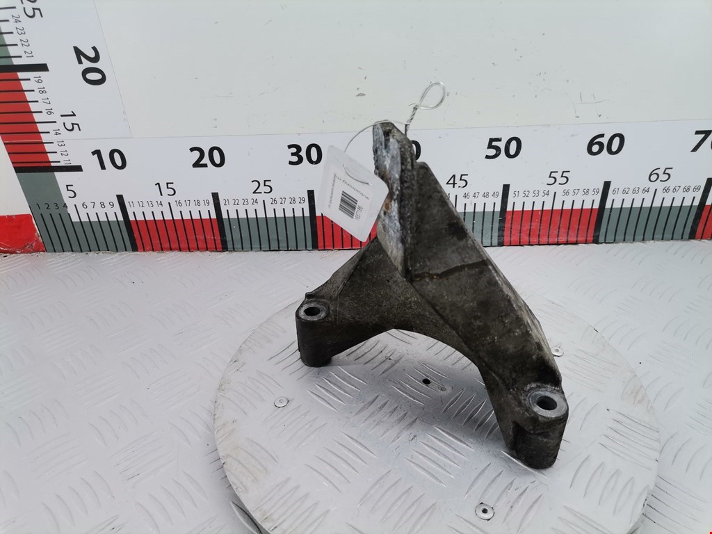 Кронштейн (крепление лапа) двигателя Opel Vectra B (1995-2002)