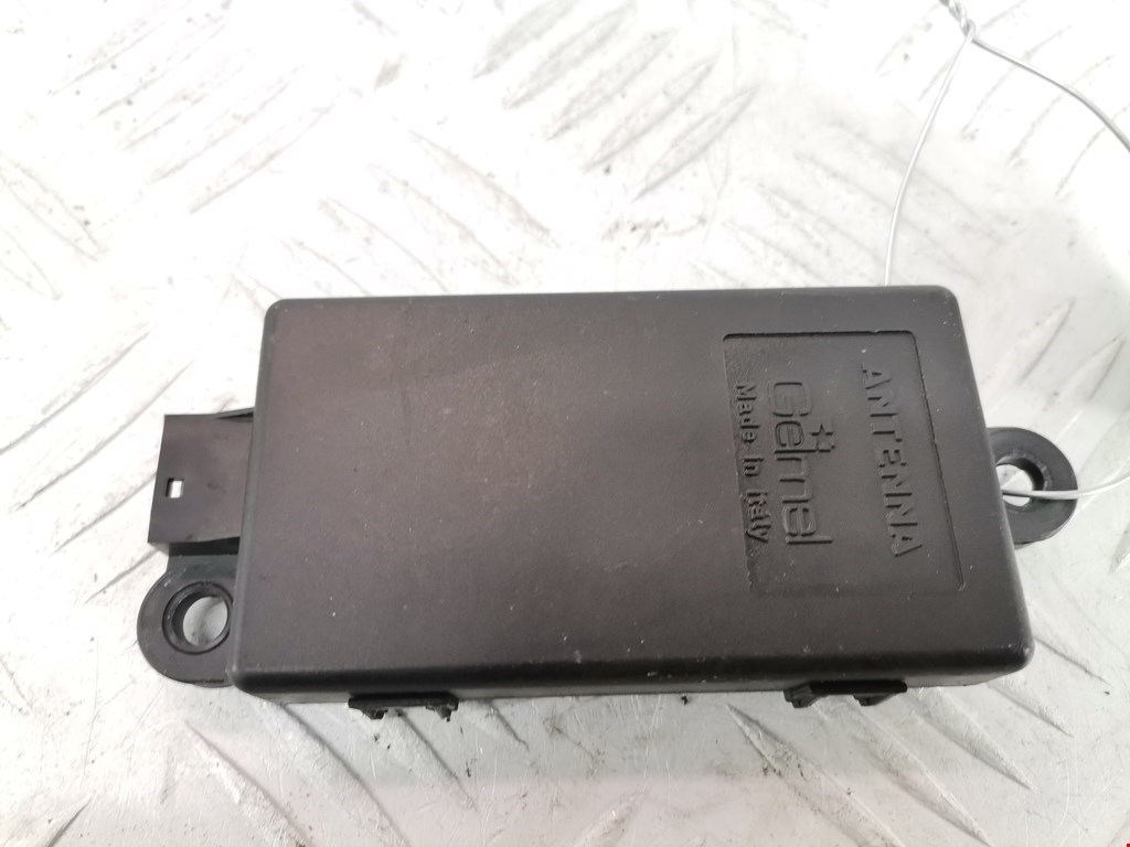 Усилитель антенны BMW 6er E63/E64 2003-2011